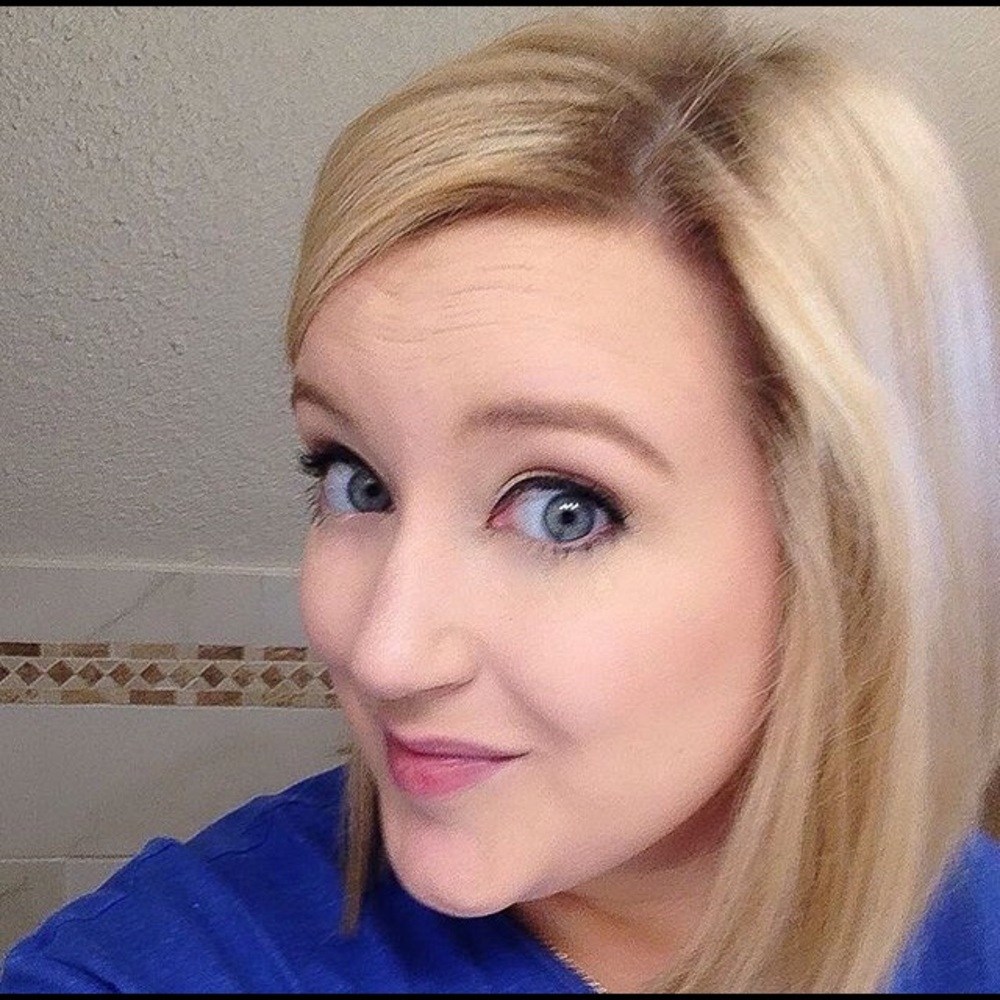 Meet your Posher, Courtney